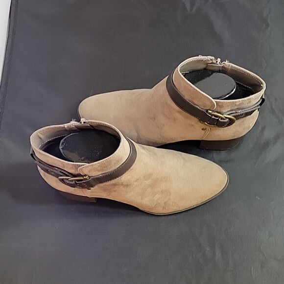 UNISA FAUX SUEDE POINTED TOE ZIP CLOSURE ANKLE BOOT - Picture 6 of 14